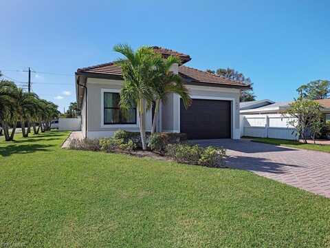 698 103rd, NAPLES, FL 34108