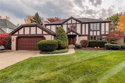 17801 Saratoga Trail, Strongsville, OH 44136