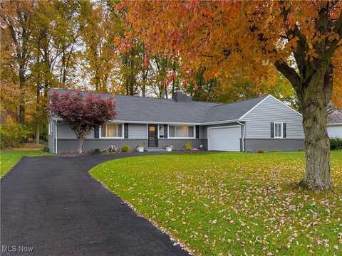 462 Arbor Circle, Youngstown, OH 44505