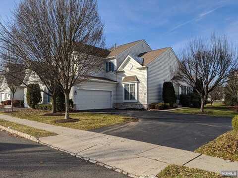 7 Mulberry Court, Paramus, NJ 07652