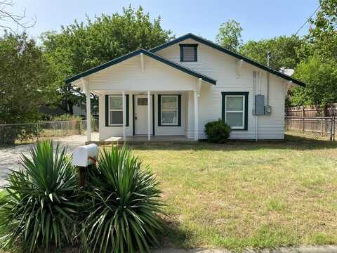 1305 E Chambers Street, Cleburne, TX 76031