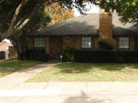 821 Summit Drive, DeSoto, TX 75115