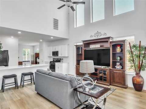 2933 S Griffin Lane, Heartland, TX 75126