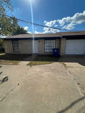 1403 S Cardinal Street, Ennis, TX 75119