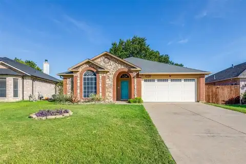 1112 HIGHLAND STATION Drive, Saginaw, TX 76131