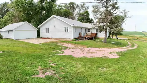 16386 Hwy 3, Akron, IA 51001