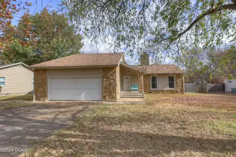 615 N Cherokee, Parsons, KS 67357