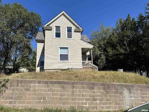 3142 FAIRVIEW Street, Davenport, IA 52804