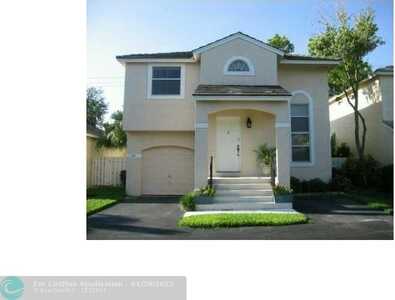 9861 NW 2 CT, Plantation, FL 33324