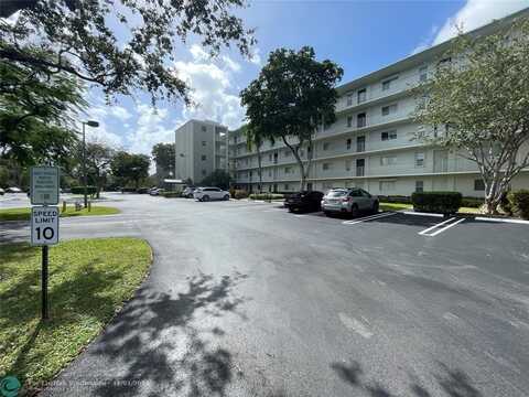 2236 N Cypress Bend Dr, Pompano Beach, FL 33069