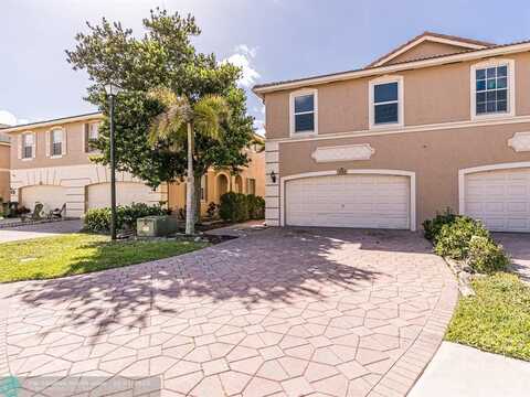 3584 Lakewood Pl, Coconut Creek, FL 33073