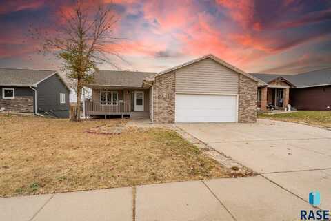 1204 N Archer Dr, Sioux Falls, SD 57103