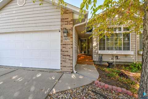 1304 E Northstar Ln, Sioux Falls, SD 57108