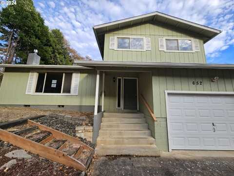 652 TANGLEWOOD ST, Sutherlin, OR 97479