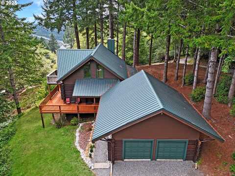 17225 MOUNTAIN DR, Brookings, OR 97415