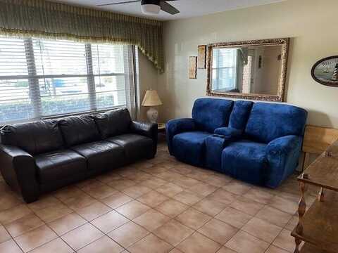 1027 Berkshire B, Deerfield Beach, FL 33442