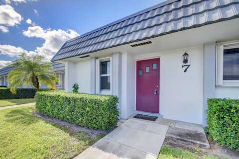 2886 Fernley Drive E, West Palm Beach, FL 33415