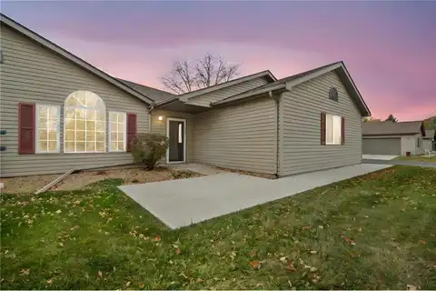 5 Carriage Lane, Owatonna, MN 55060