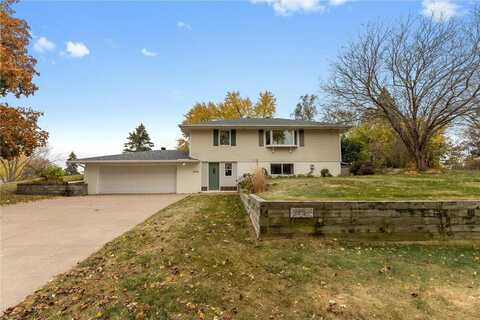 6585 2nd Street N, Oakdale, MN 55128