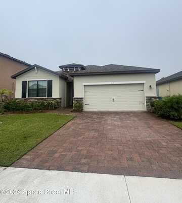 463 Old Country Road SE, Palm Bay, FL 32909