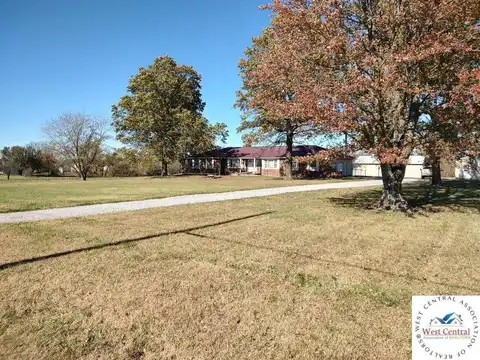 303 NW Highway N, Clinton, MO 64735