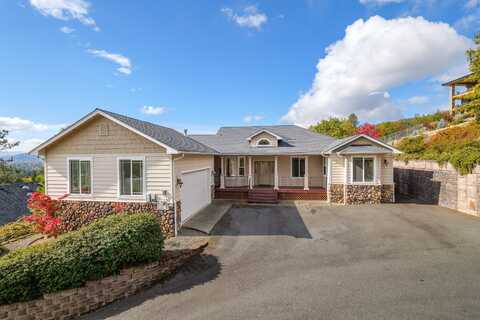 142 NW Native Run Loop, Grants Pass, OR 97526