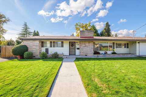 718 SW Greenwood Avenue, Grants Pass, OR 97526