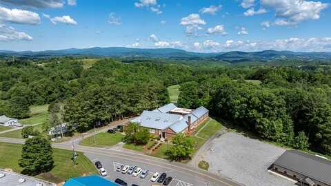 528 Piney Creek Rd., Piney Creek, NC 28663