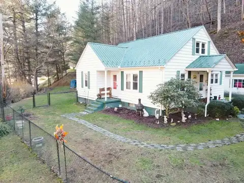 1836 Woods Fork Road, Grundy, VA 24614