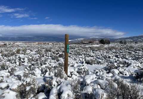 28 Irish Road, Ranchos de Taos, NM 87577