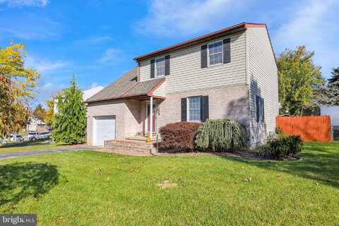 6 PINEWOOD CIRCLE, HANOVER, PA 17331