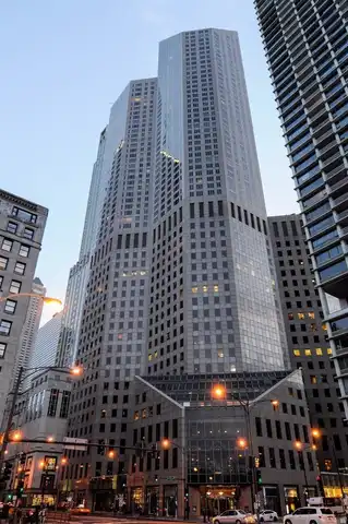 950 N. Michigan Avenue, Chicago, IL 60611