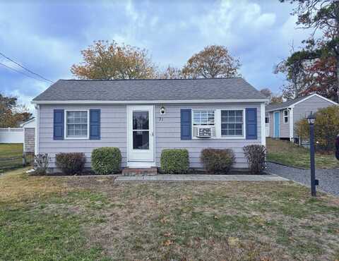 21 Holiday Lane, Dennis Port, MA 02639