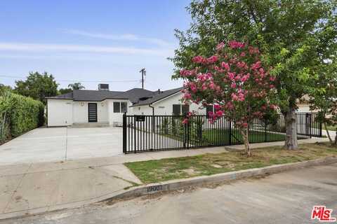 19007 Bessemer St, Tarzana, CA 91335