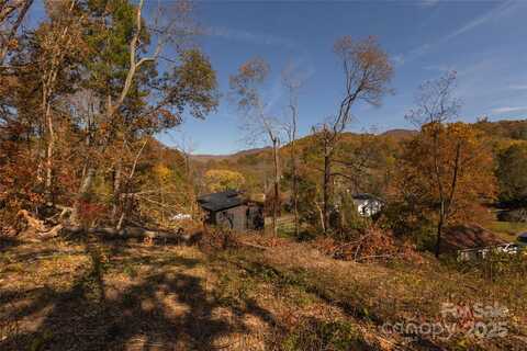13 Bassett Road, Asheville, NC 28804