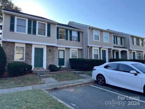 9616 Vinca Circle, Charlotte, NC 28213