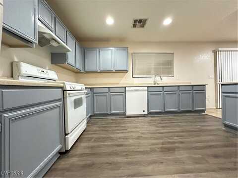 5544 Zachary Street, Las Vegas, NV 89118