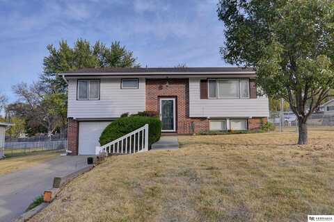 5022 Aspen Drive, Bellevue, NE 68157