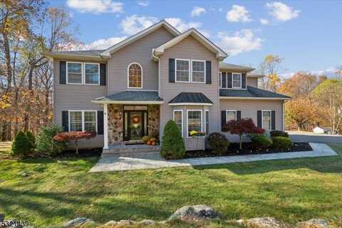 7 Stonehedge Ln, Byram Twp., NJ 07821