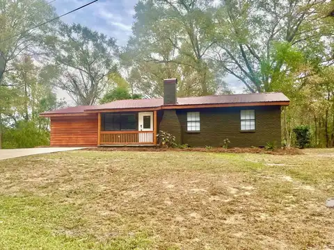 26 Smithville Rd., Petal, MS 39465