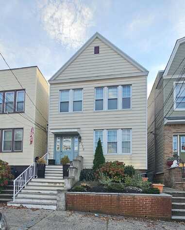 138 WEST 30TH ST, Bayonne, NJ 07002