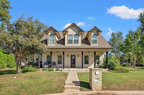 302 Columbine Street, Meadowlakes, TX 78654