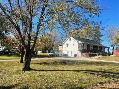 5054 SE Yuma Drive, Lathrop, MO 64465