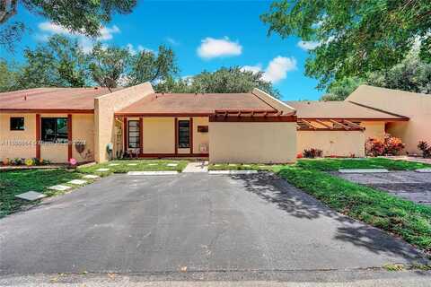 9820 NW 15th Ct, Pembroke Pines, FL 33024