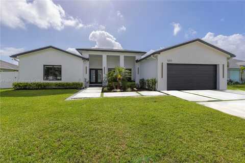 1212 SW Minyo Ave, Port Saint Lucie, FL 34953