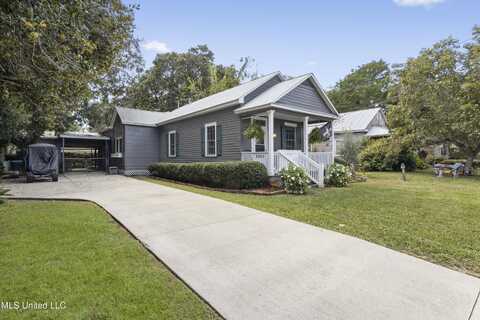 1306 Bowen Avenue, Ocean Springs, MS 39564