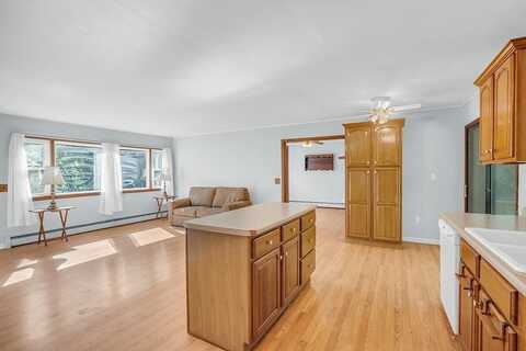 79 Cove Road, Lunenburg, MA 01462