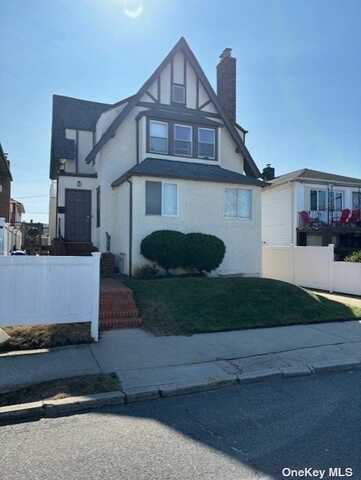 150 W Hudson Street, Long Beach, NY 11561