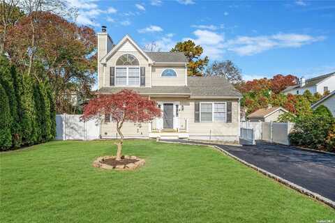 17 Kent Place, Mastic, NY 11950