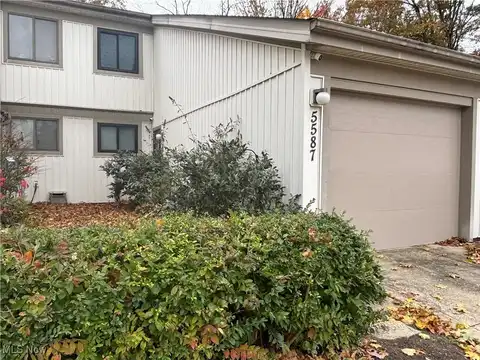 5587 Candlewood Court, Parma, OH 44134